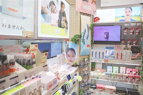 ドン・キホーテの売り場にiroha社員が訪問！「女性。